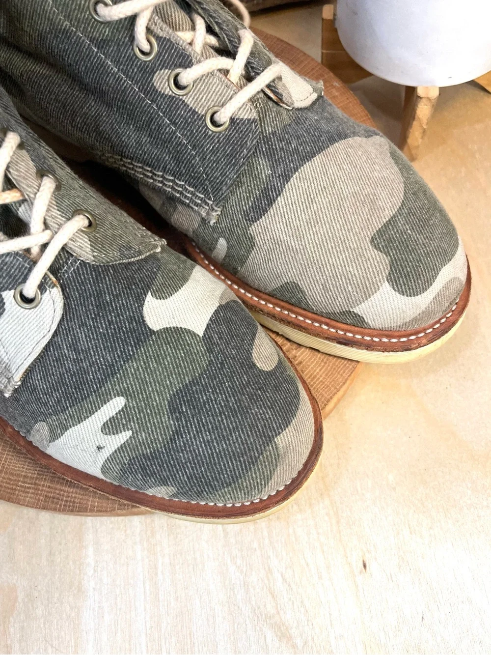 Dr. Martens Beckett 8-Eye Camo Canvas Combat Boots Men's Size 11